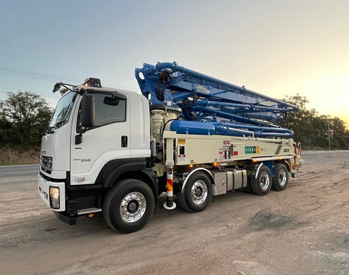 24-36 M Mesafe 6-6.6 MPa Basınca Sahip Sarı Kamyon Beton Pompası Kullanılmıştır